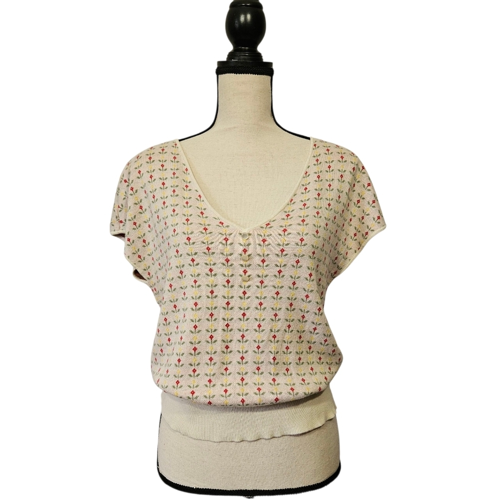 Modcloth Floral V Neck Shoet Sleeve Sweater